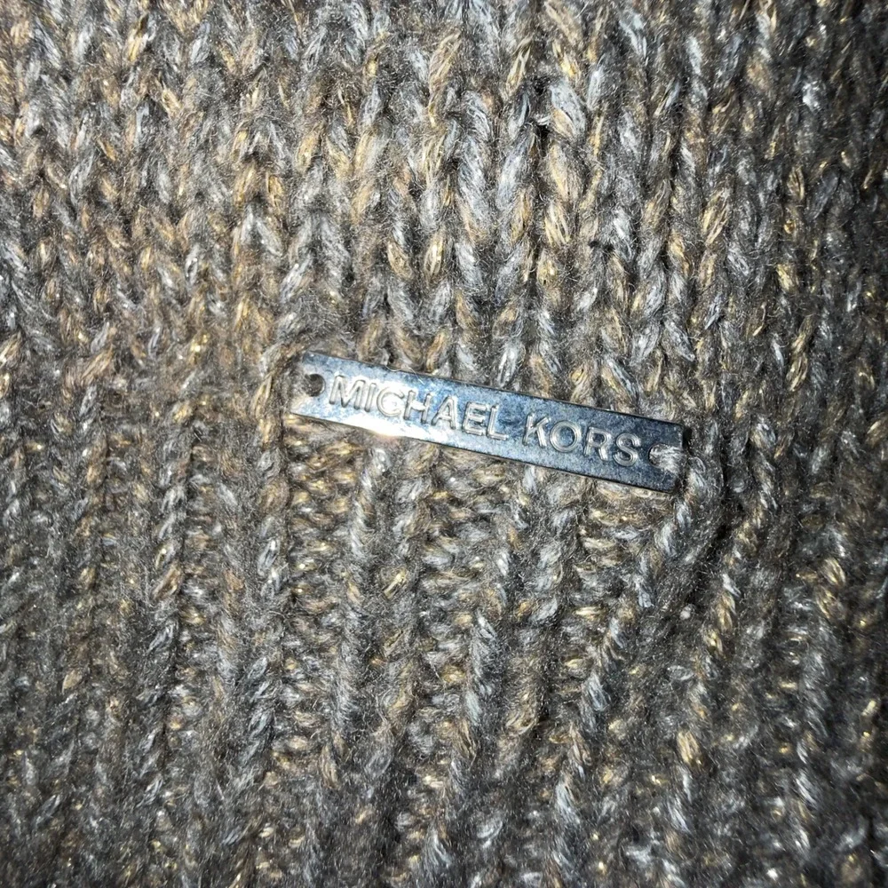 Michael Kors Gray Metallic Cable Knit V Neck‎ Sweater Women's M Neutral Shimmer